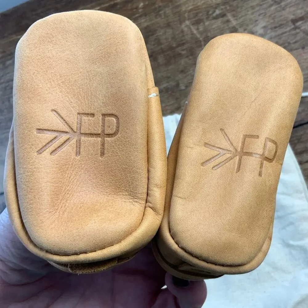 Freshly‎ picked leather shoes size 1